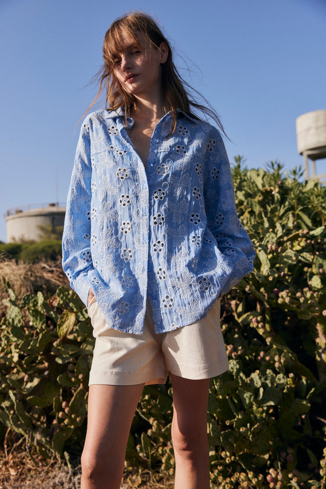 Capri embroidery blouse