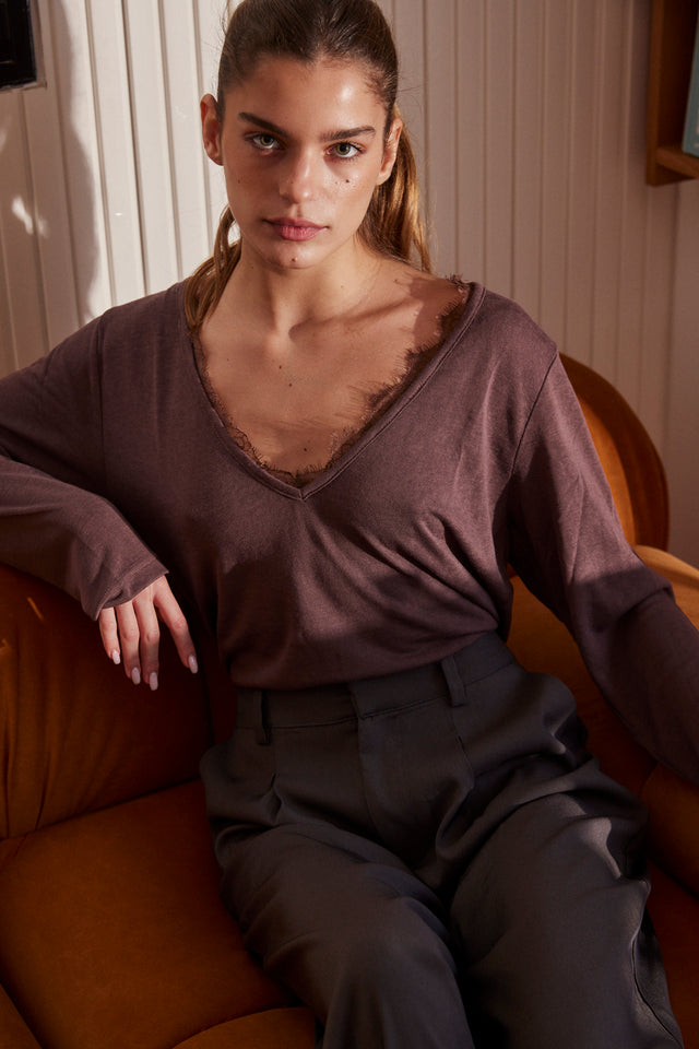 HOS Essential Lace - Deep V