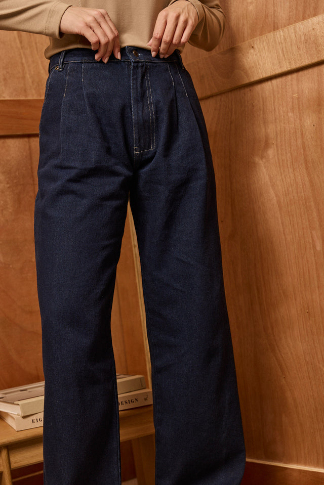 HOS Pleated Straight Denim