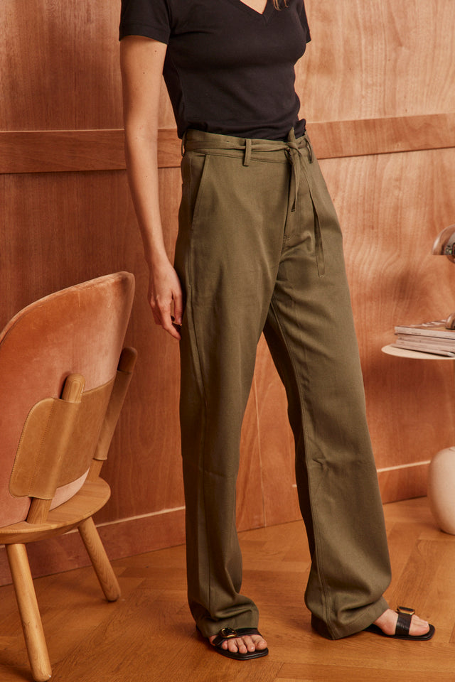 The relaxed tie waist