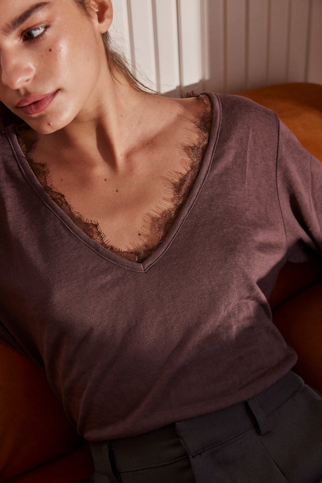 HOS Essential Lace - Deep V