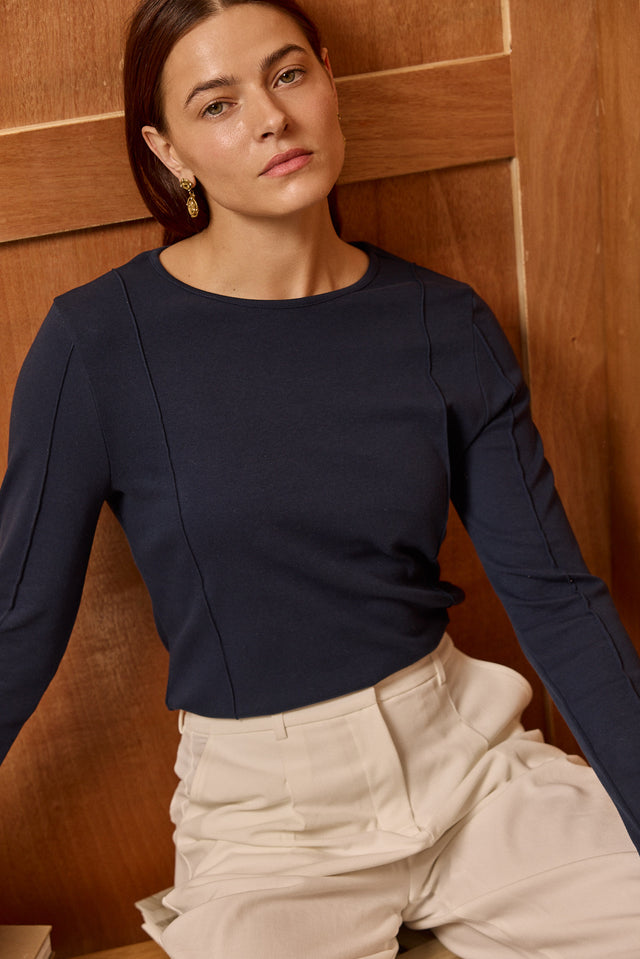 The Sculpted Top - crew neck