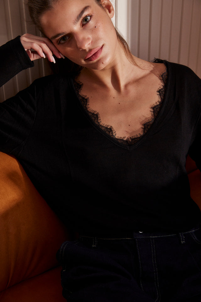 HOS Essential Lace - Deep V