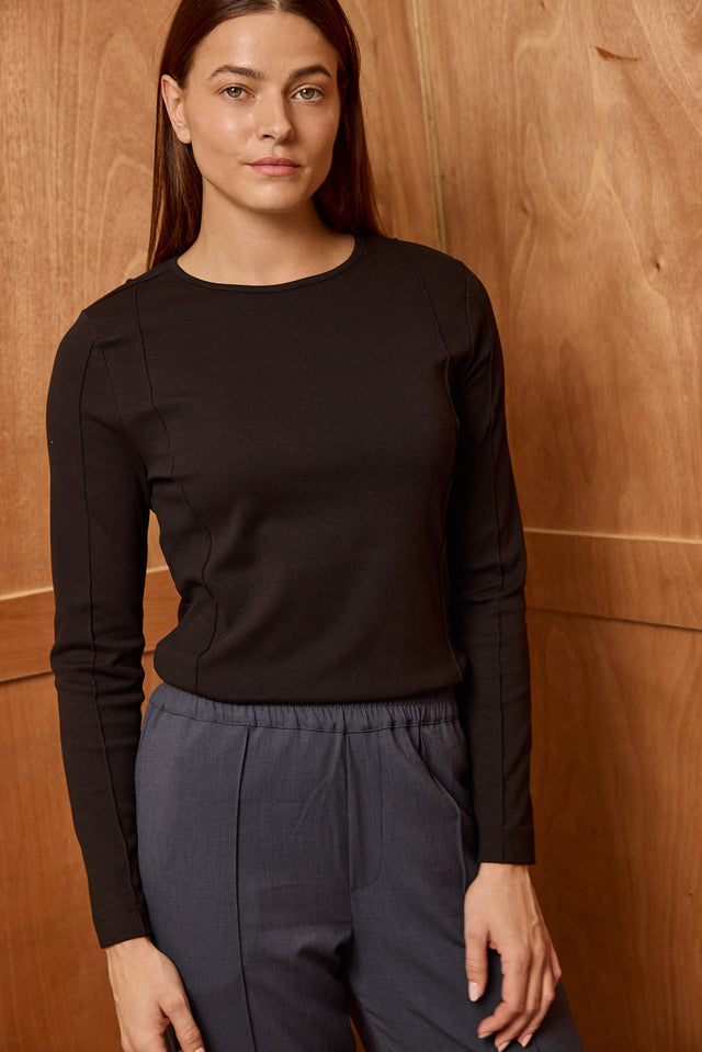 The Sculpted Top - crew neck