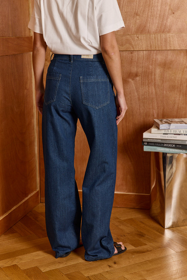 HOS Pleated Straight Denim