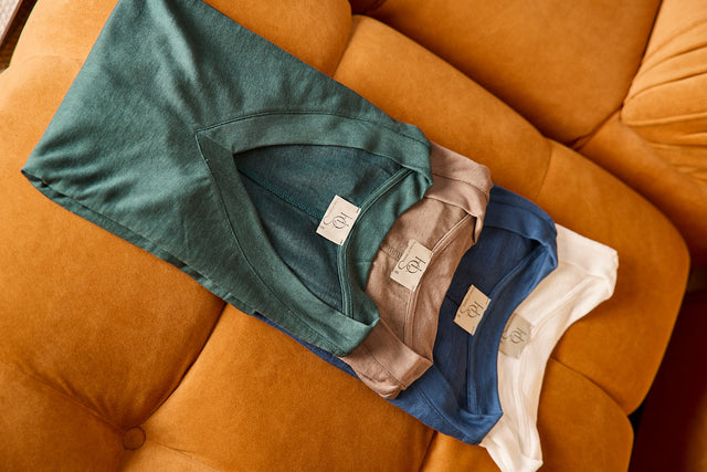 Essential Top - V Neck