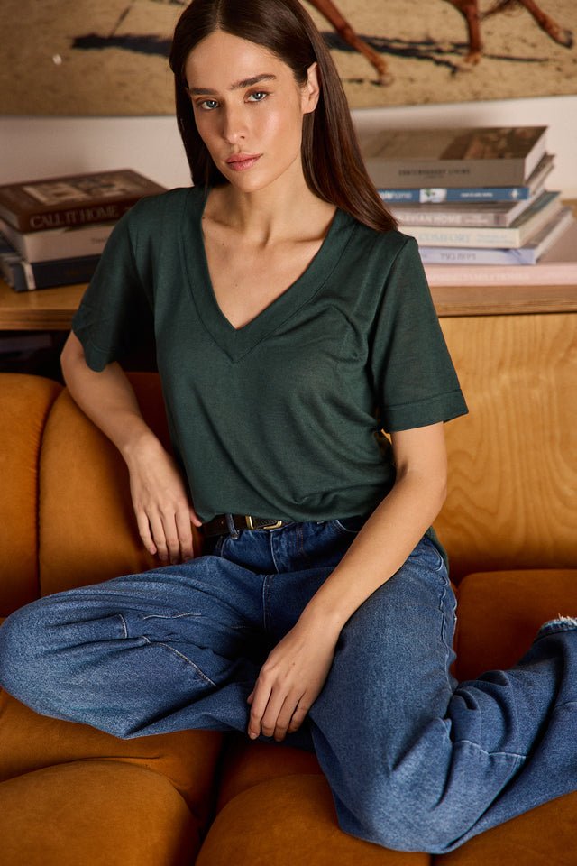 Essential Top - V Neck