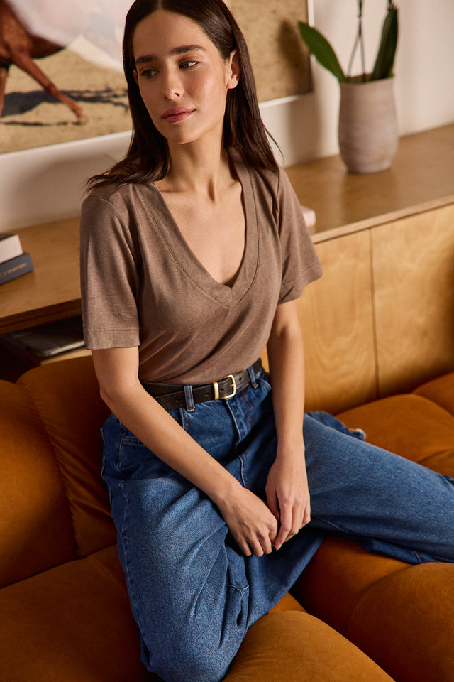 Essential Top - V Neck