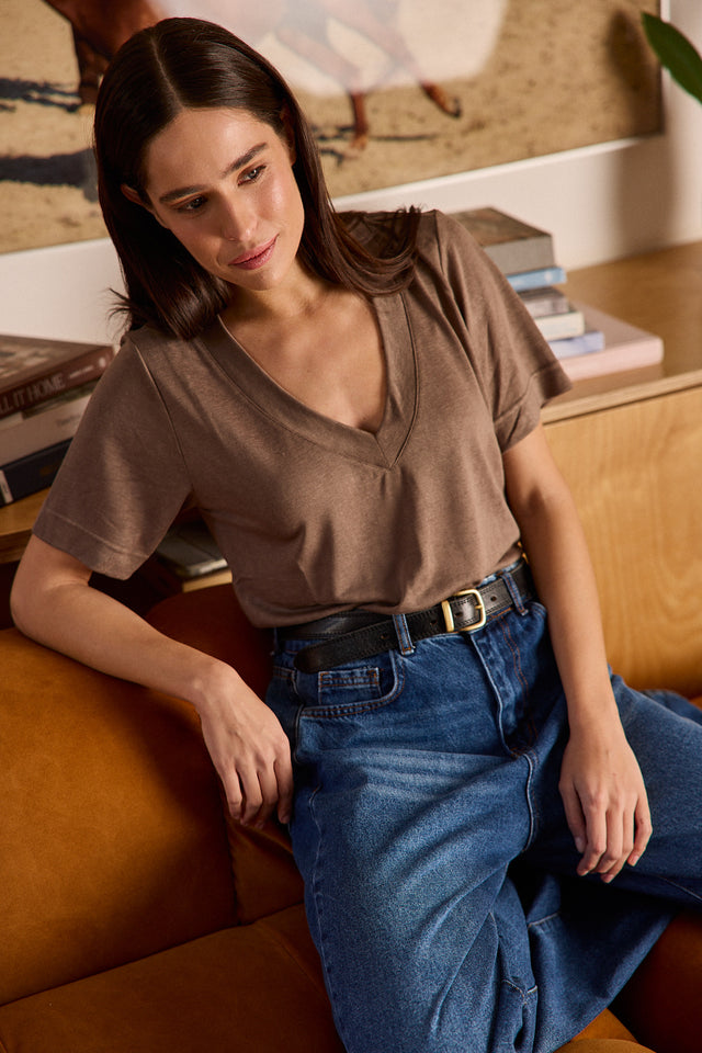 Essential Top - V Neck