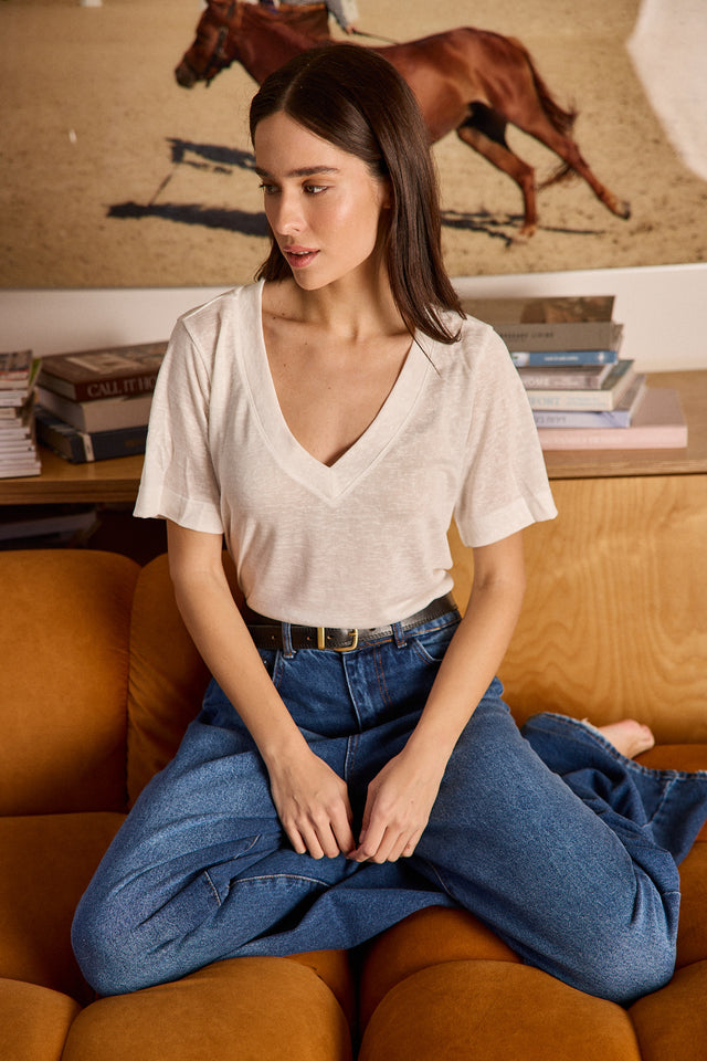 Essential Top - V Neck