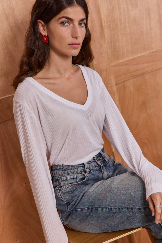 The Supreme V-neck