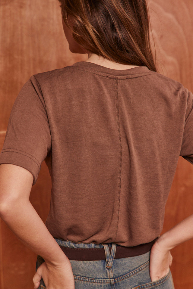 The Essential Linen - V Neck