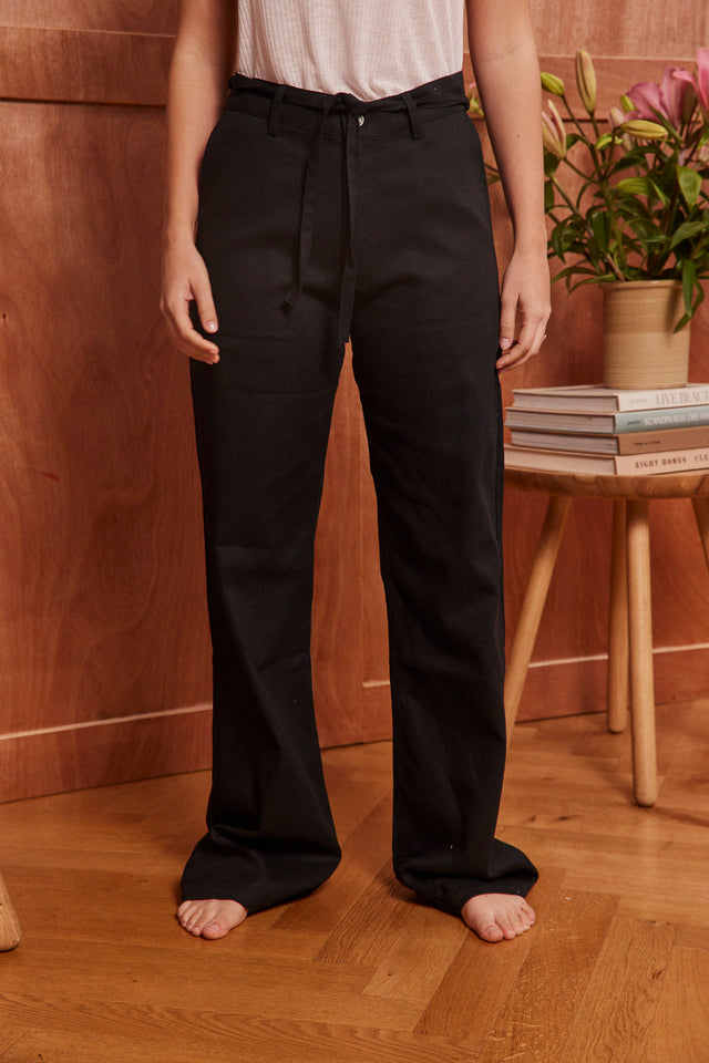 The relaxed tie waist