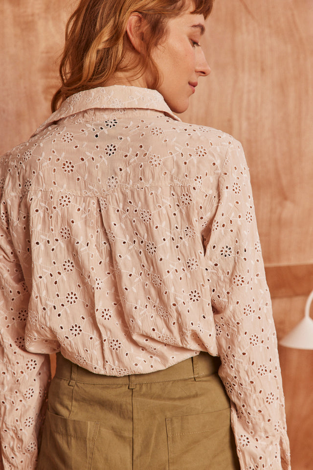 Capri embroidery blouse