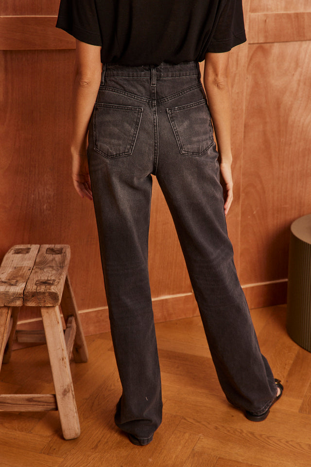 The Perfect Black Straight