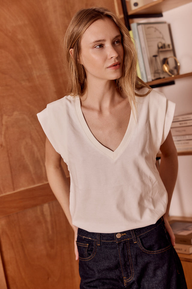 Signature Shoulders V neck