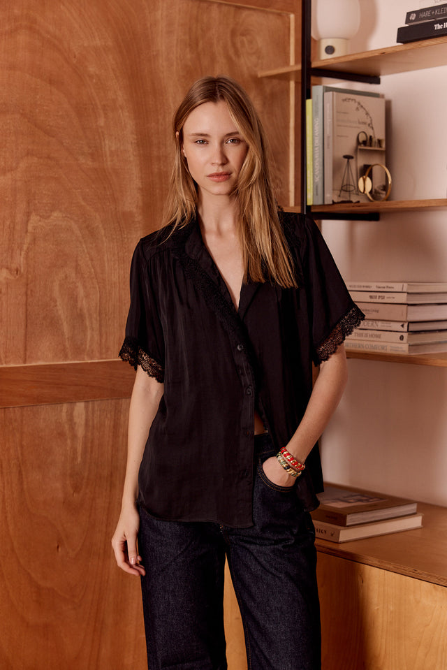 Silky Femme Blouse - Short Sleeve