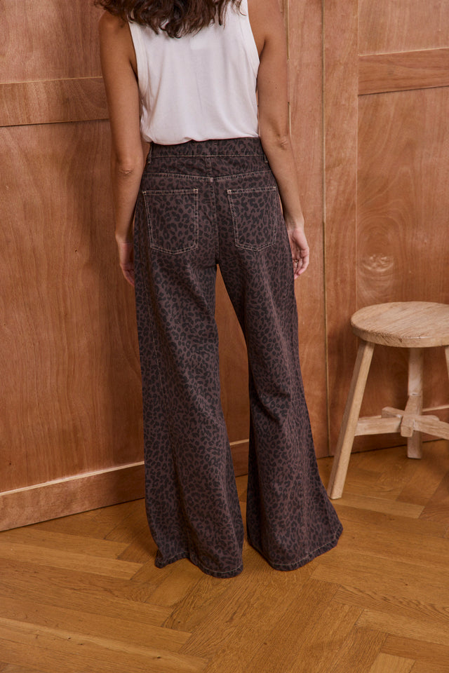 HOS Relaxed Leopard Denim