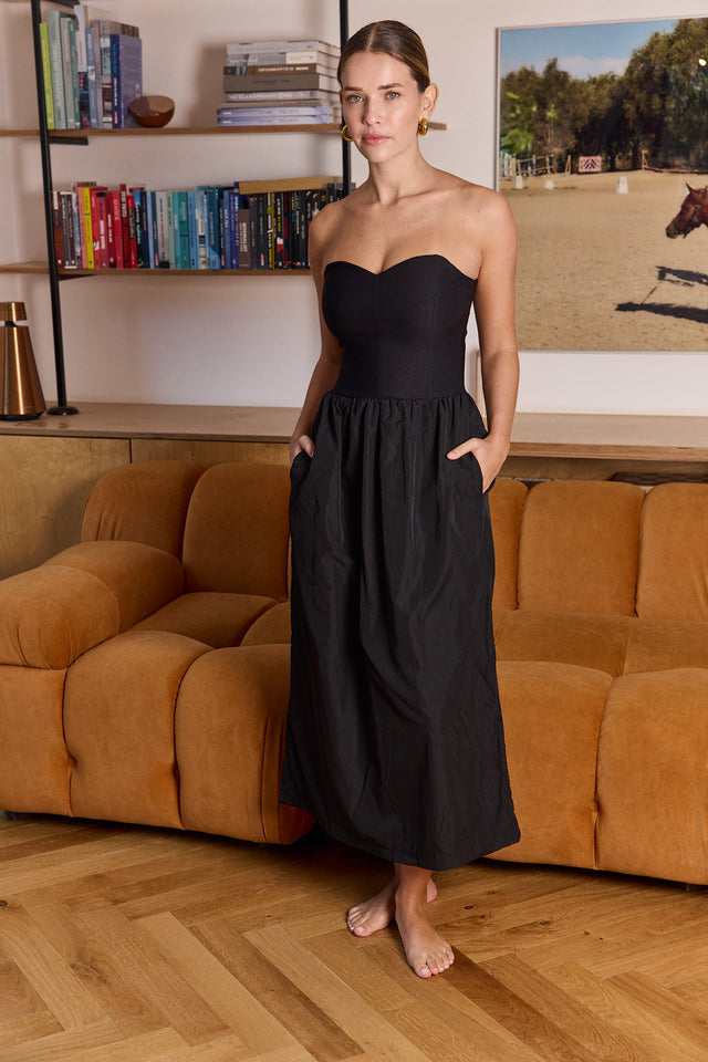 Show Stealing Black Dress