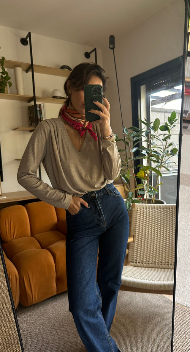 HOS Amazing Royal Top - V Neck