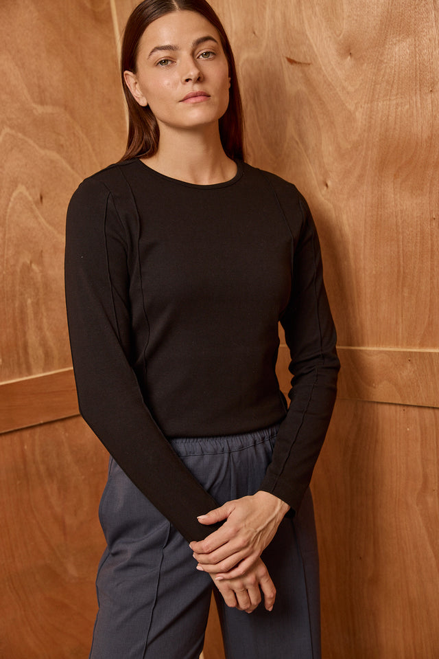 The Sculpted Top - crew neck