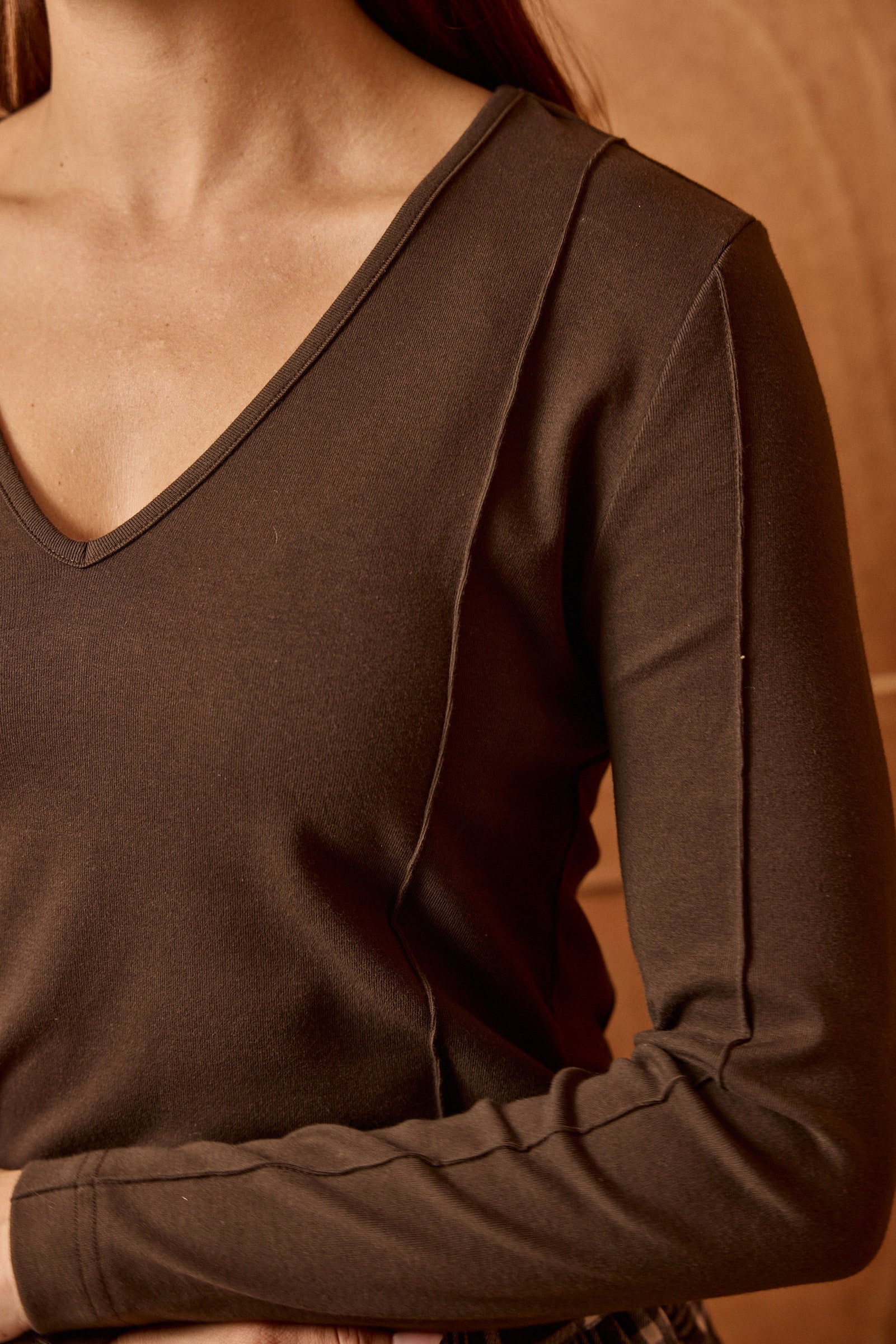 The Sculpted Top - V neck
