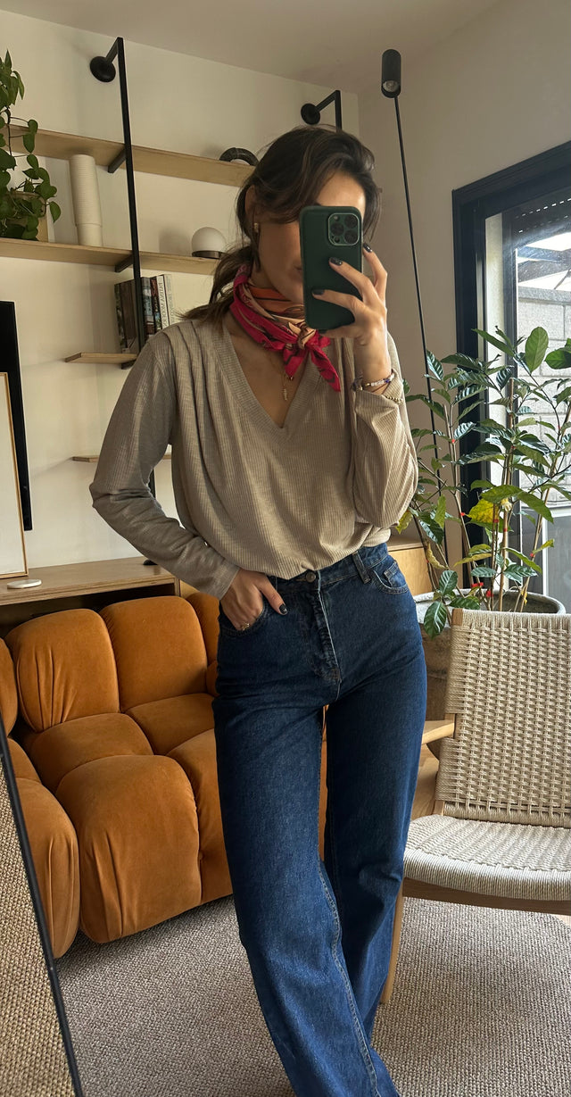 HOS Amazing Royal Top - V Neck