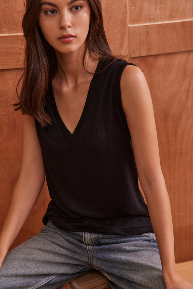Essential Linen V Tank Top
