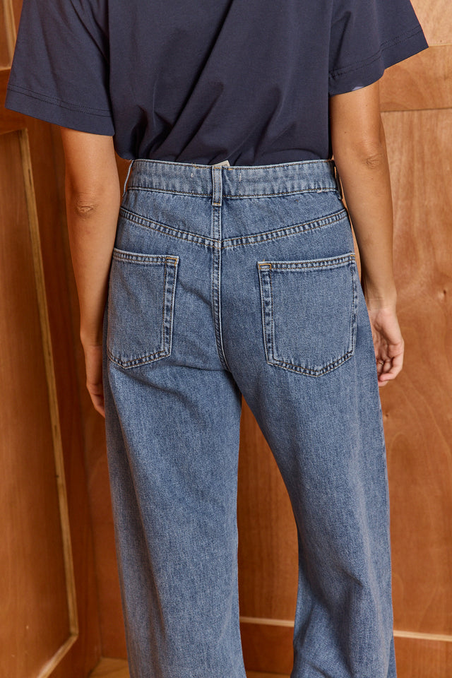 HOS Light Wash Perfect Denim