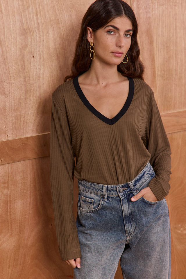 The Supreme V-neck