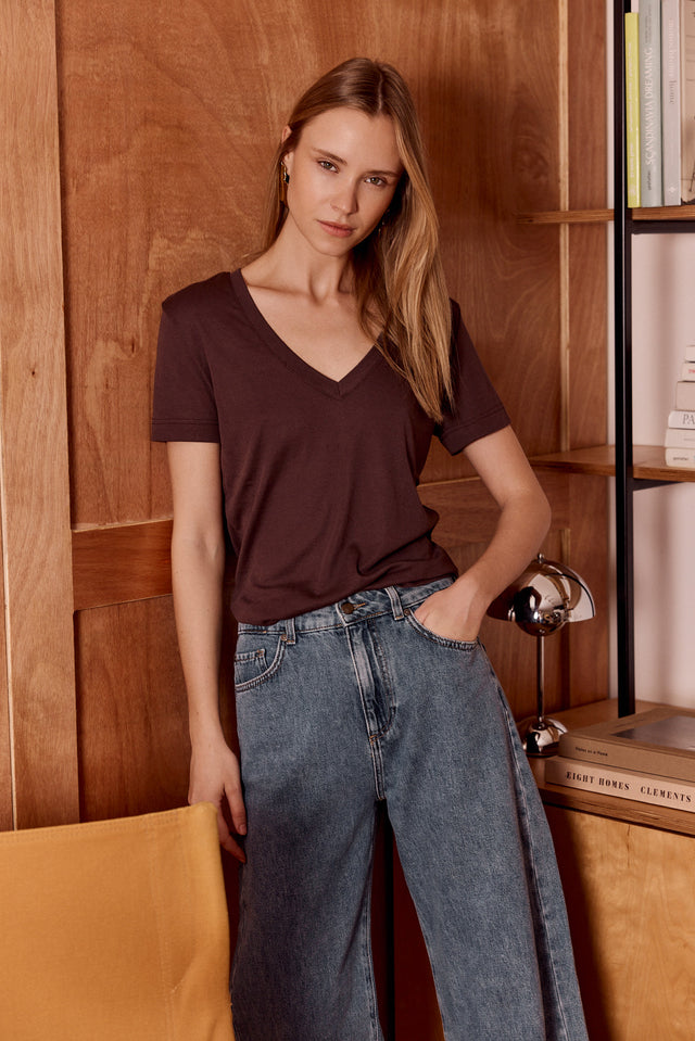 HOS Second Skin V-Neck Tee